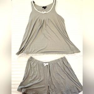 Vera Wang summer pajamas set